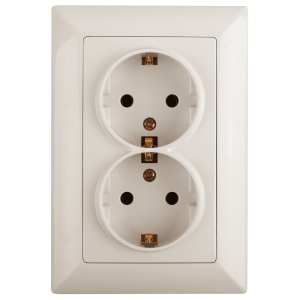 Розетка Intro Solo 4-205-02 с заземлением двойная 2X2P+E Schuko 16А-250В IP20 СУ слоновая кость