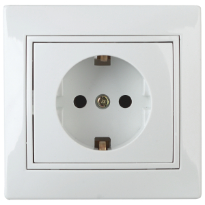 Розетка Intro Plano 1-206-01 с заземлением 2P+E Schuko со шторками 16А-250В IP20 СУ белый