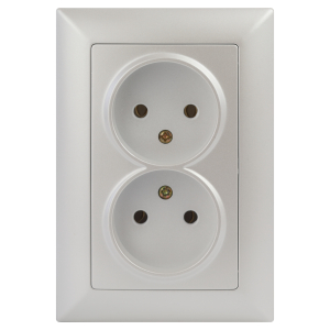 Розетка Intro Solo 4-204-06 без заземления двойная 2х2P 16А-250В IP20 СУ перламутр