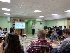 25 менеджеров 
