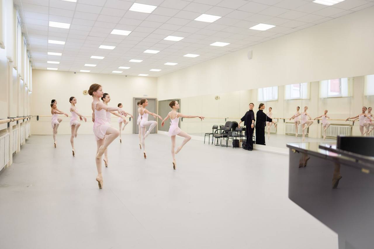 Московское государственное хореографическое училище освещают LED-светильники ЭРА