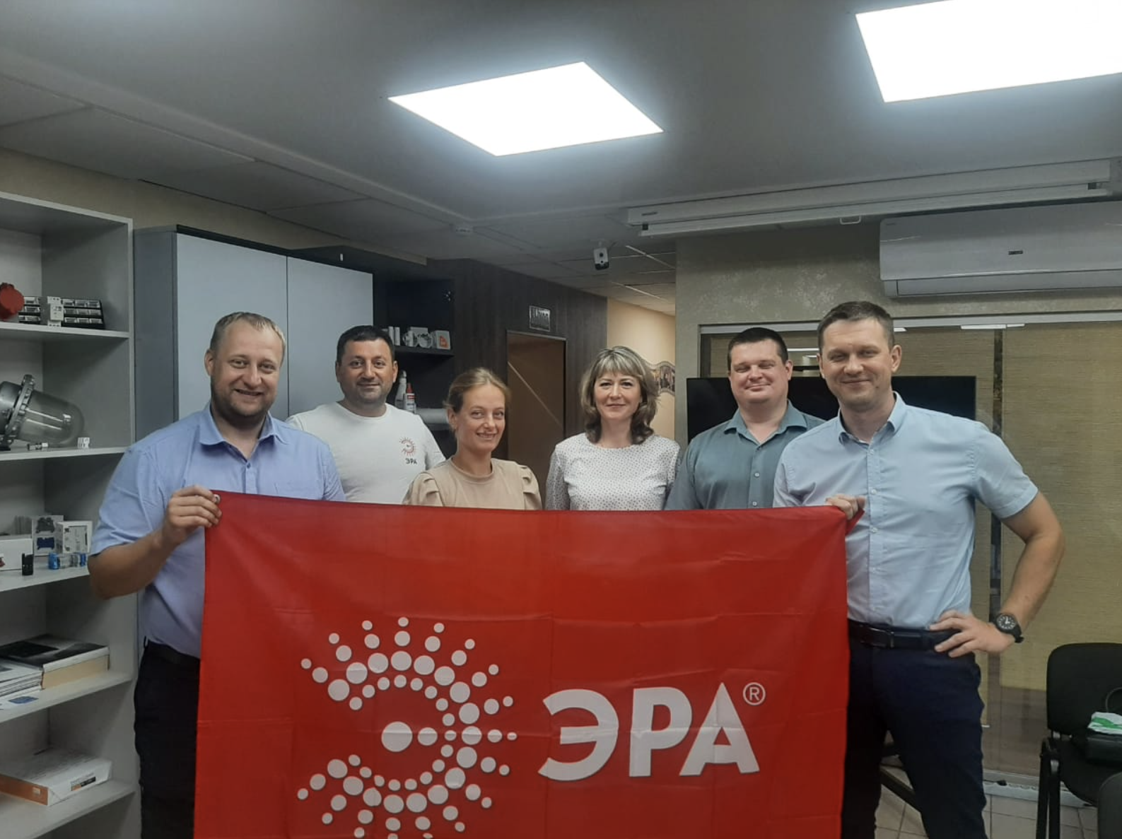 Менеджерам ЭКС в Барнауле представлен ассортимент офисного освещения ЭРА