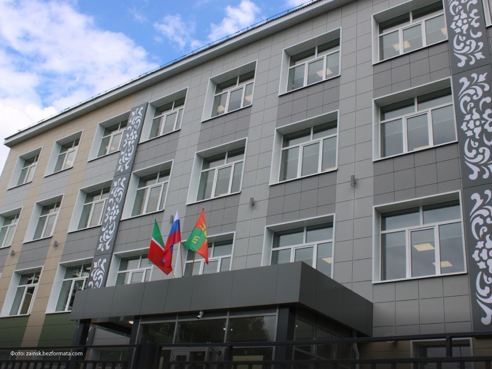 LED-освещение ЭРА установлено в обновлённой администрации Заинска