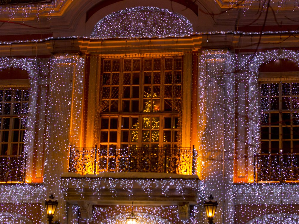 Профессиональная иллюминация ЭРА для новогоднего украшения городов