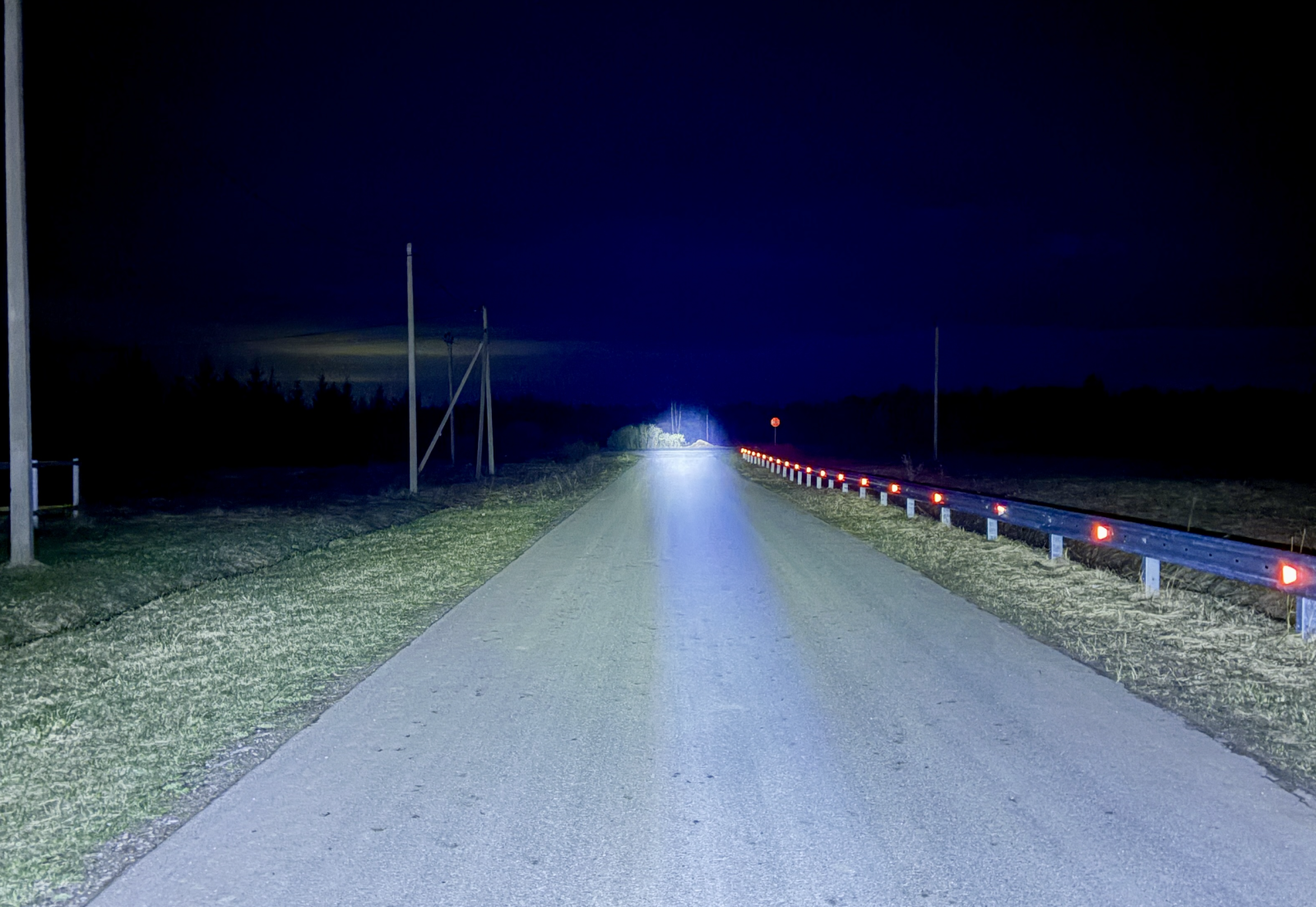 На блог-платформе «DNS клуб» вышел подробный обзор фонаря-прожектора ЭРА PA-701