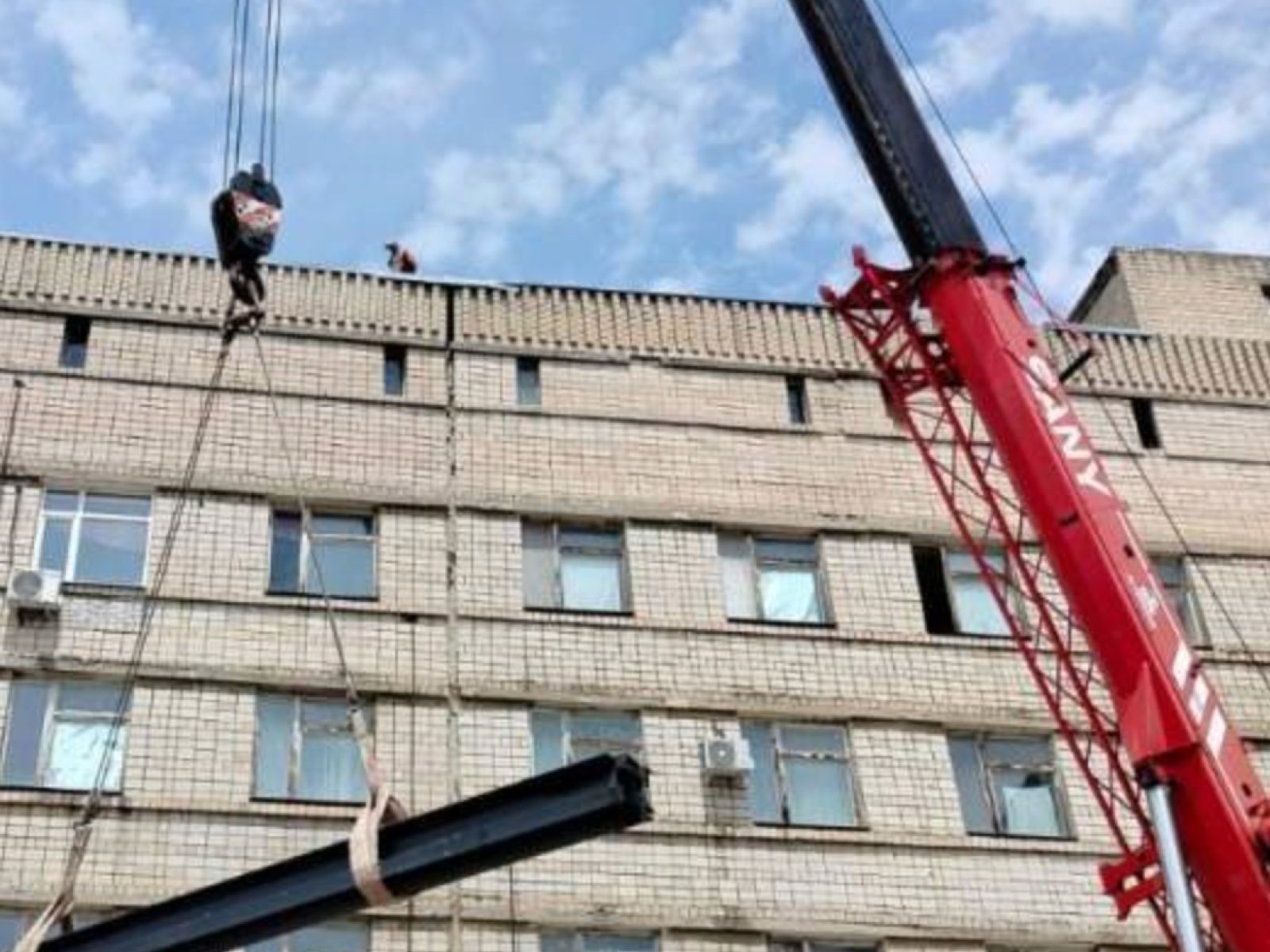 Продукция ЭРА поставлена для капитального ремонта городской больницы в Донецке